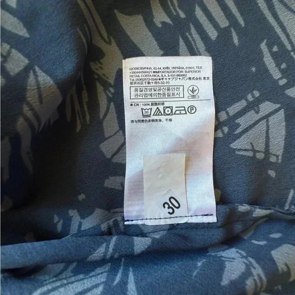 BANANA REPUBLIC NWOT SLEEVELESS SLIT FRONT TOP | SIZE: SMALL - Picture 6 of 8